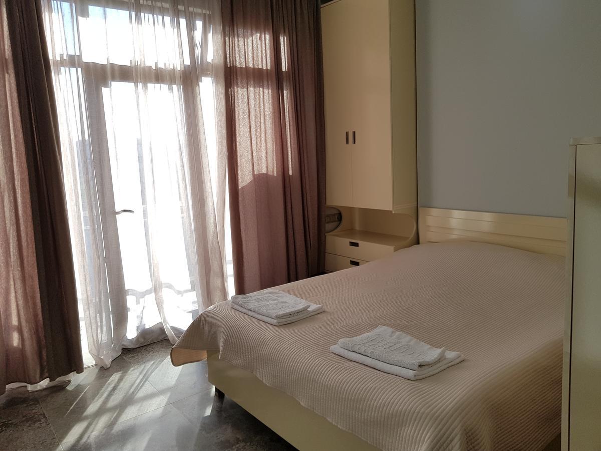 Apartament Gia باتومي المظهر الخارجي الصورة